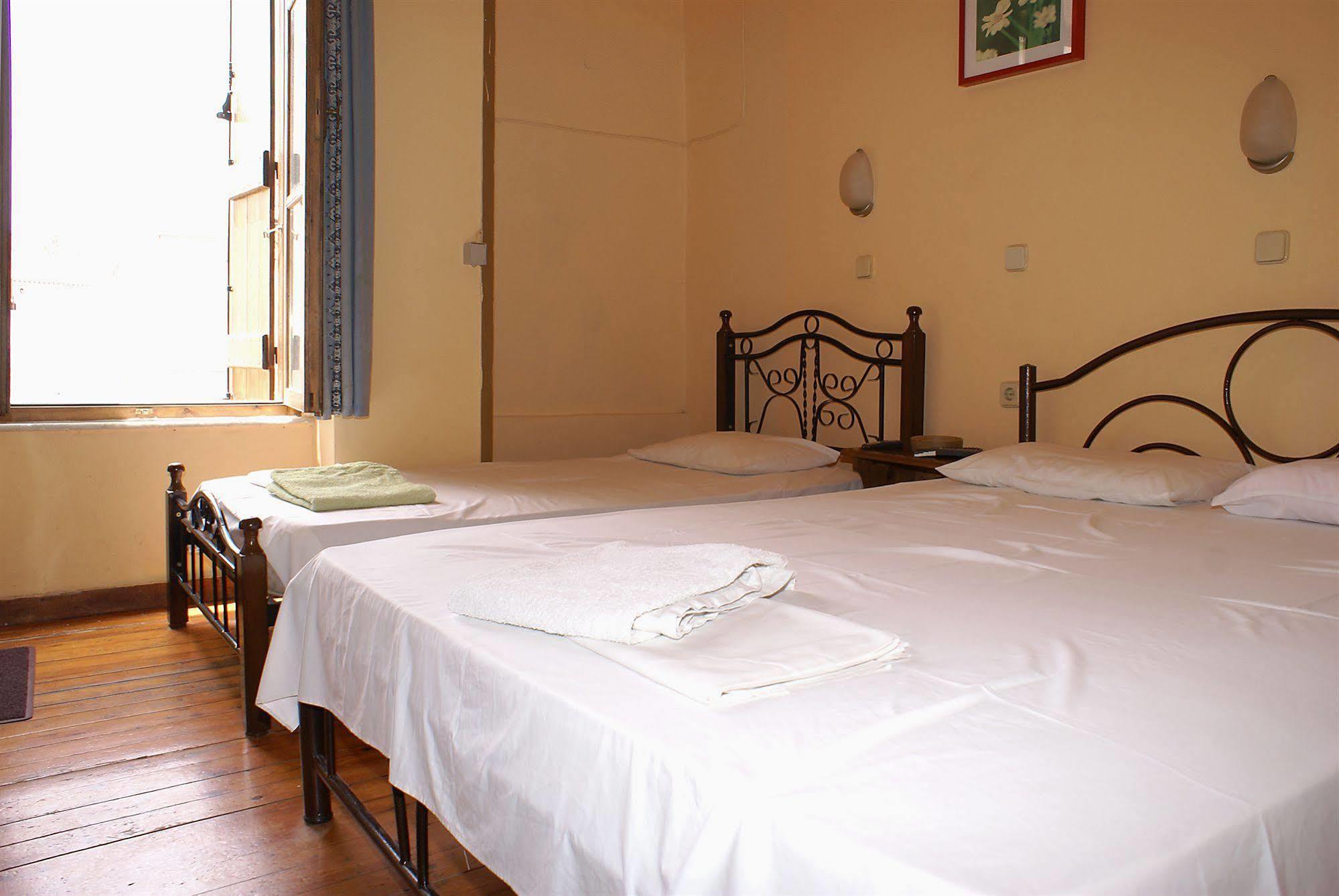 Kydonia Rooms Chania  ภายนอก รูปภาพ